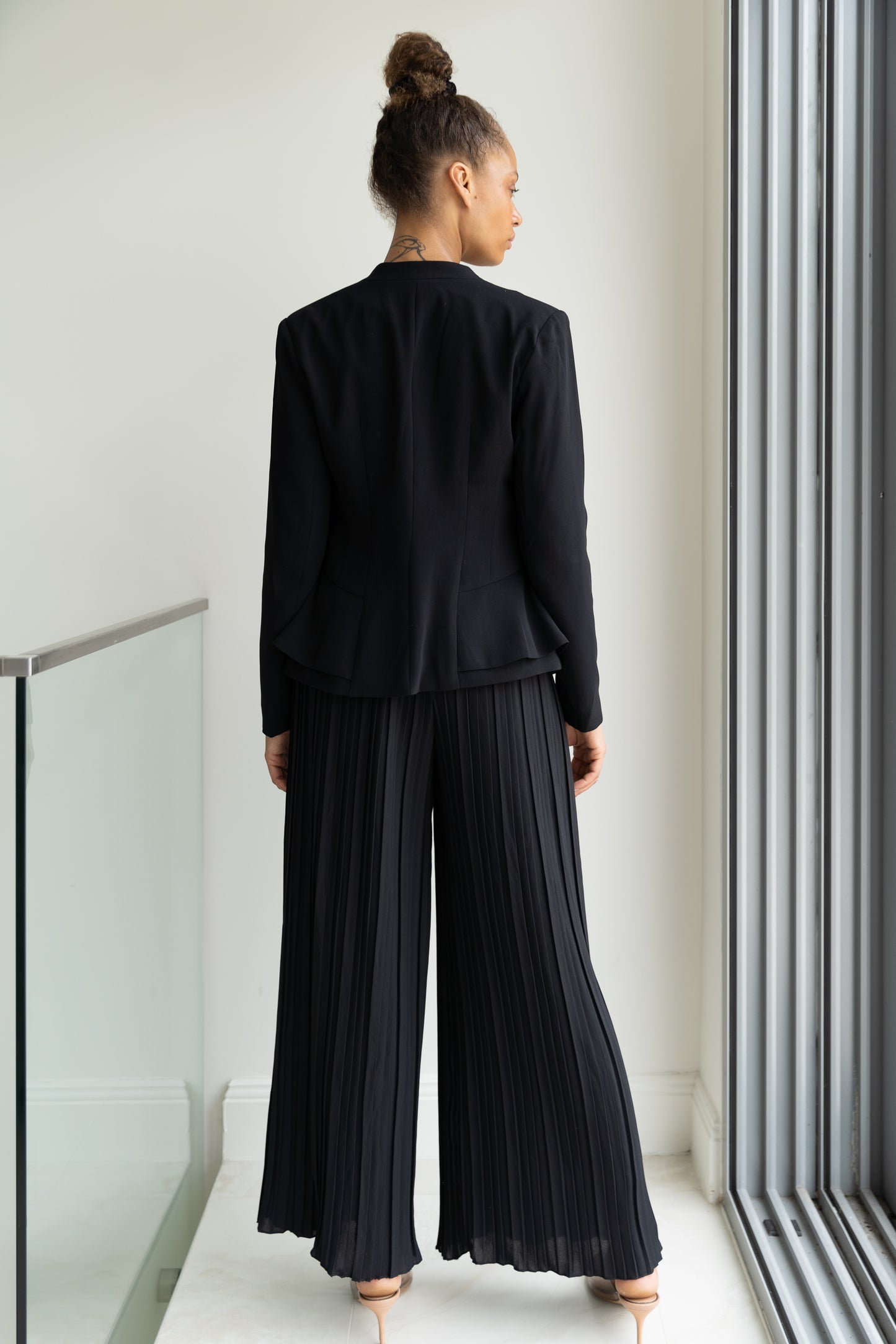 Wide Leg Pleated Pants - Black